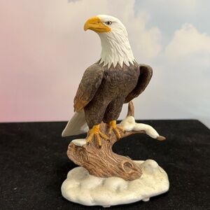 🔥Majestic Porcelain Bald Eagle Figurine